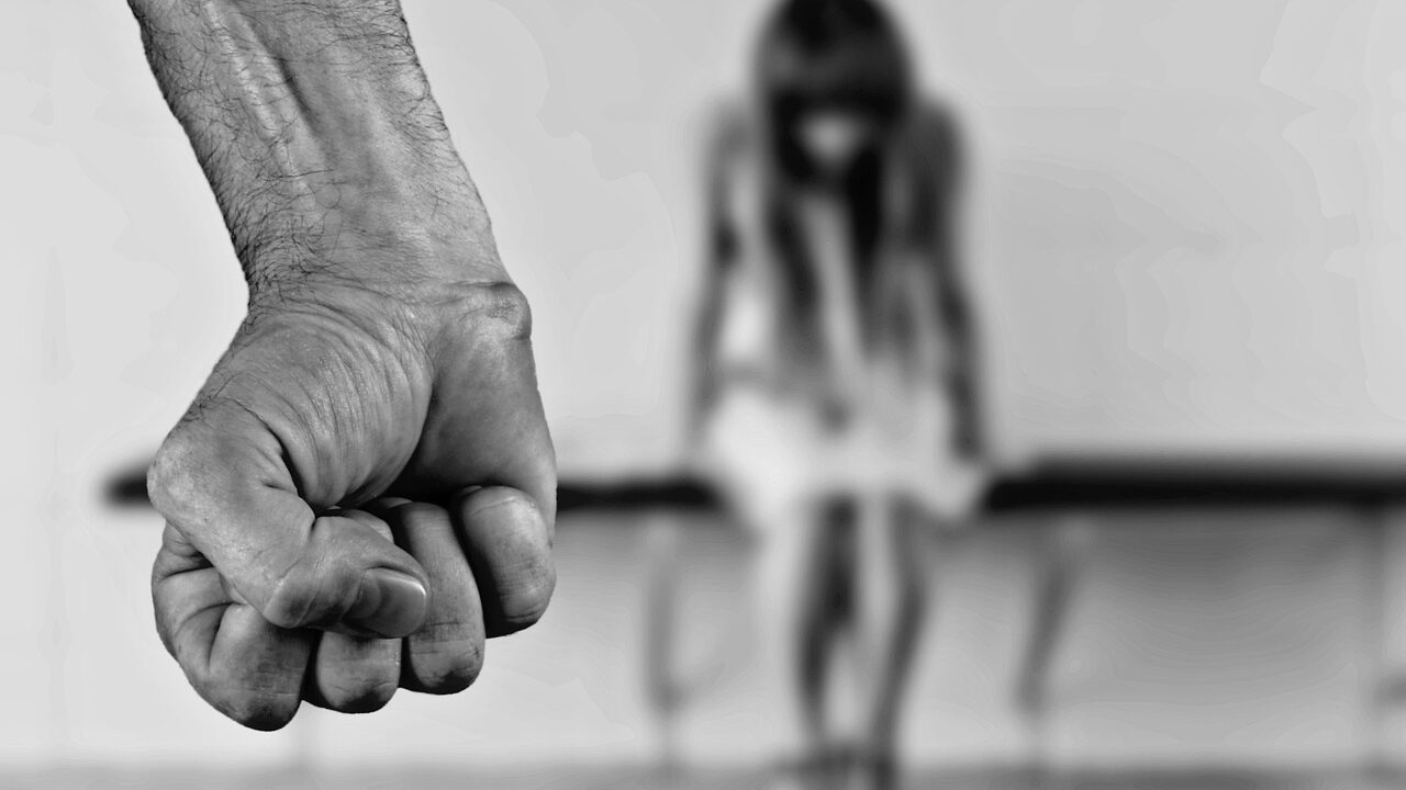 “Centralizar casos de violencia de género en Xixón atenta contra el acceso a la justicia de las supervivientes”, avisa Covadonga Tomé