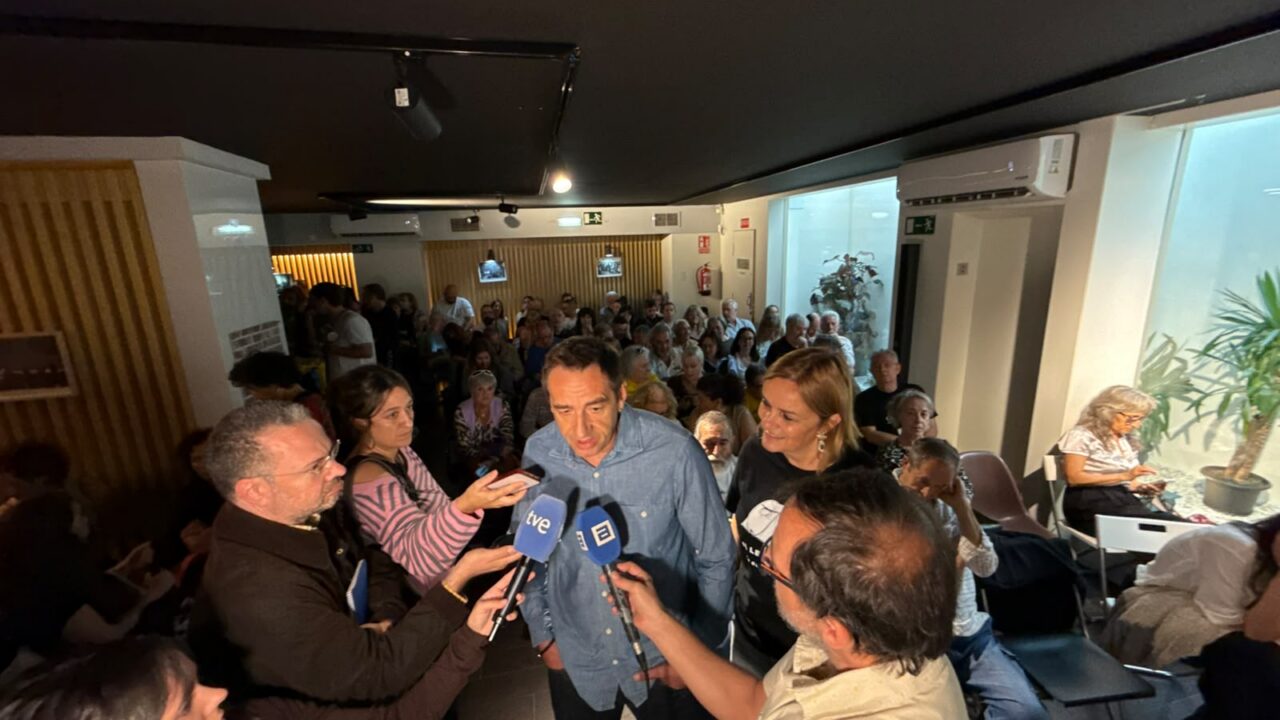 Covadonga Tomé y Emilio Delgado llaman a abrir las ventanas e incorporar a todo el mundo, venga de donde venga para ganar derechos que frenen a la ultraderecha